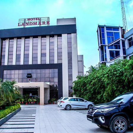 Hotel Landmark Rewa Extérieur photo