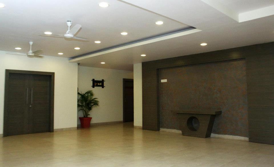 Hotel Landmark Rewa Extérieur photo